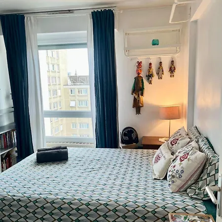 Appartement Mobility Lease 70 M2 For 4 Parking Belleville Parijs