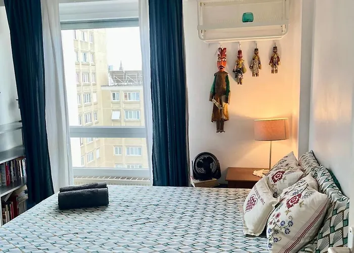 Appartement Mobility Lease 70 M2 For 4 Parking Belleville Parijs